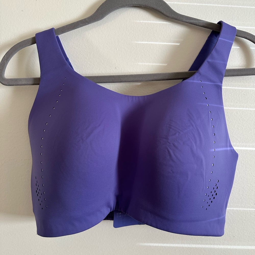 Lululemon Never worn AirSupport Bra High Support